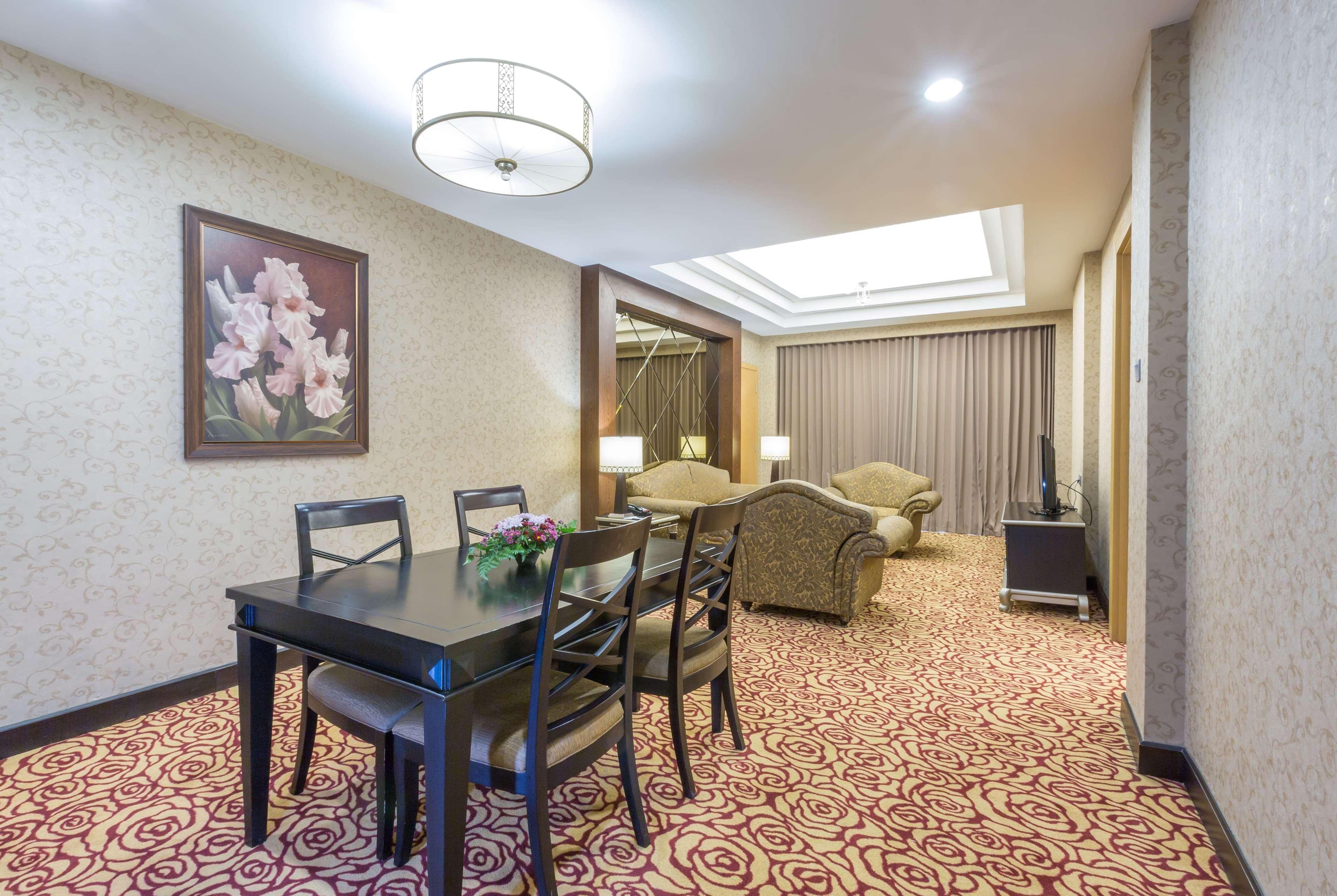Wyndham Surabaya Ξενοδοχείο Εξωτερικό φωτογραφία