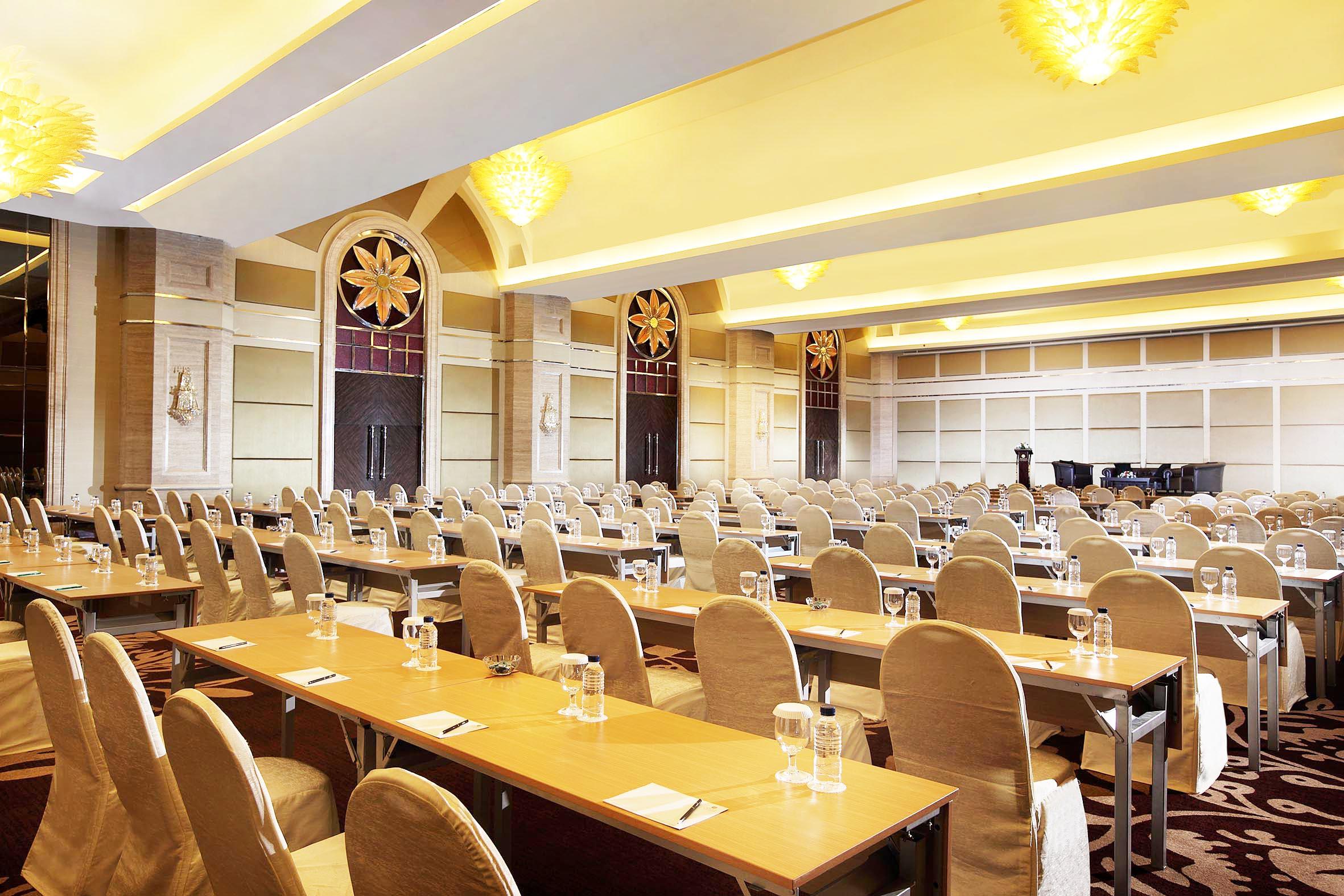 Wyndham Surabaya Ξενοδοχείο Εξωτερικό φωτογραφία