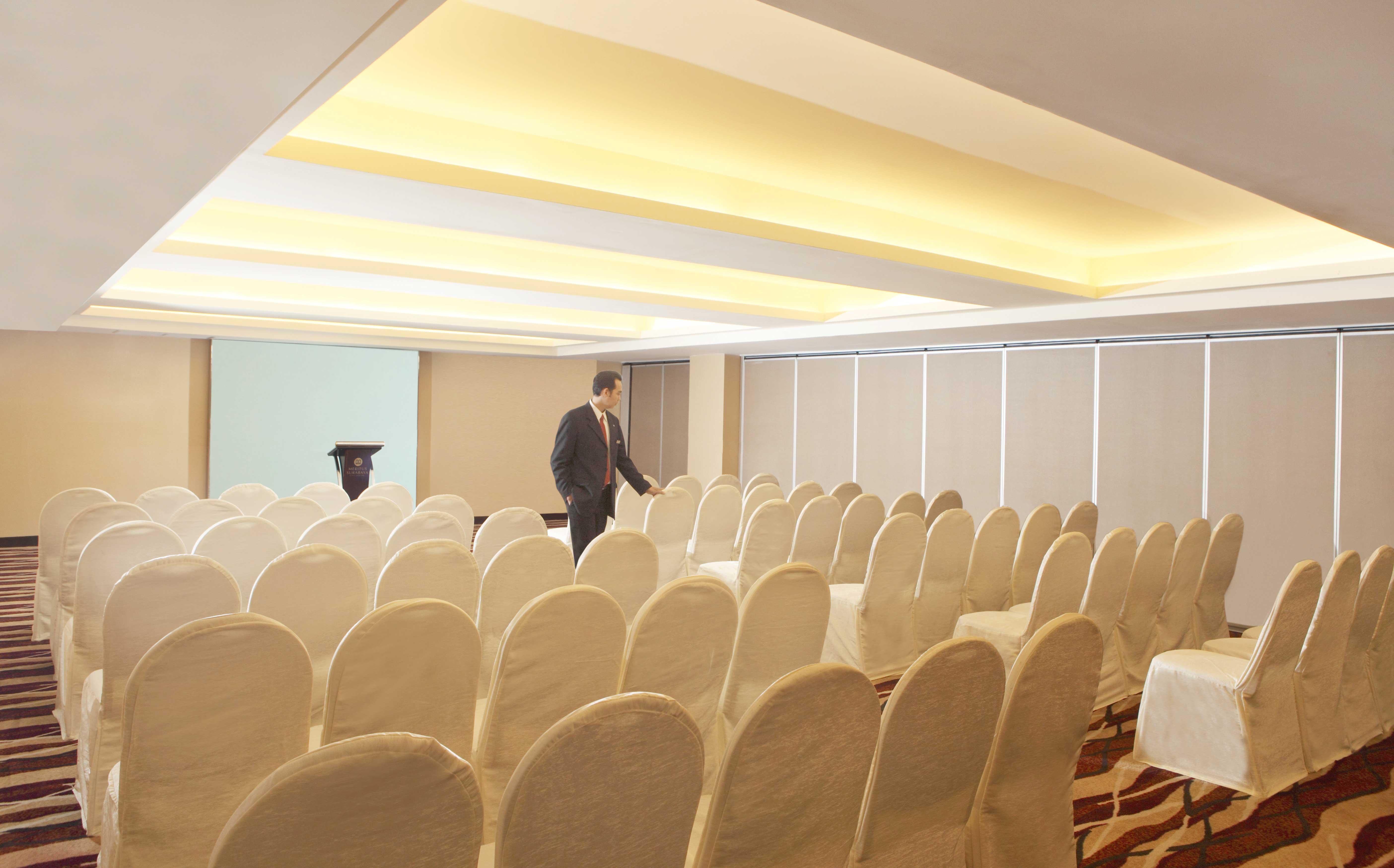 Wyndham Surabaya Ξενοδοχείο Εξωτερικό φωτογραφία