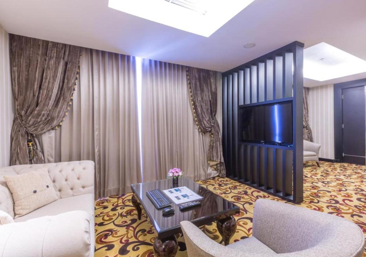 Wyndham Surabaya Ξενοδοχείο Εξωτερικό φωτογραφία