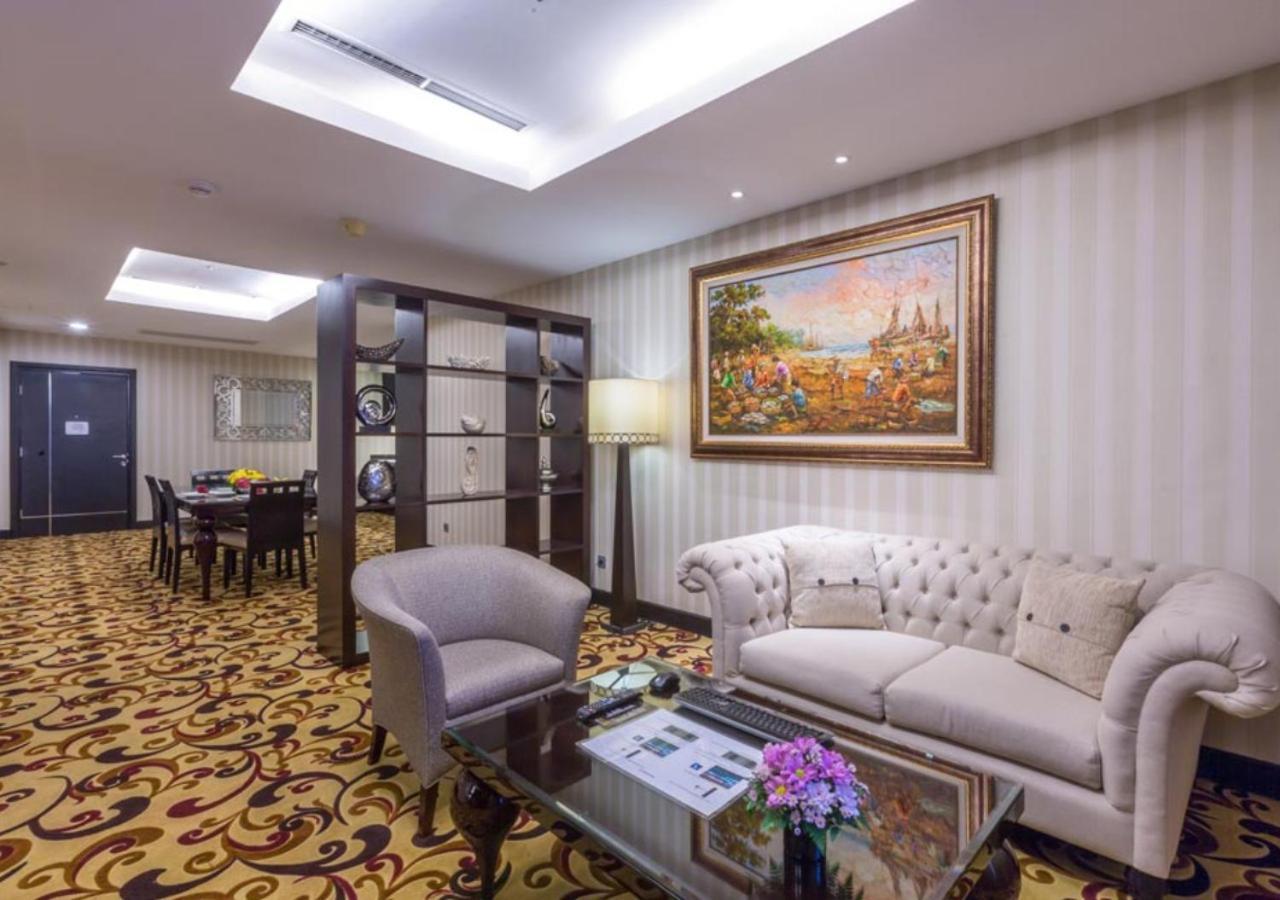 Wyndham Surabaya Ξενοδοχείο Εξωτερικό φωτογραφία
